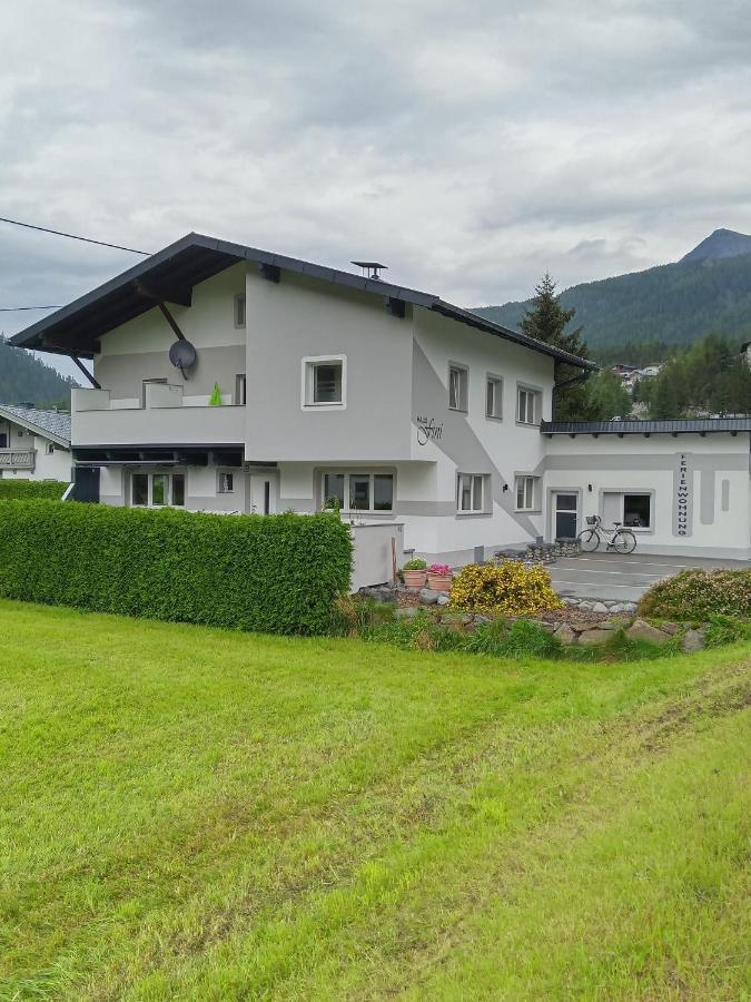 Haus Fini Appartement Längenfeld Buitenkant foto