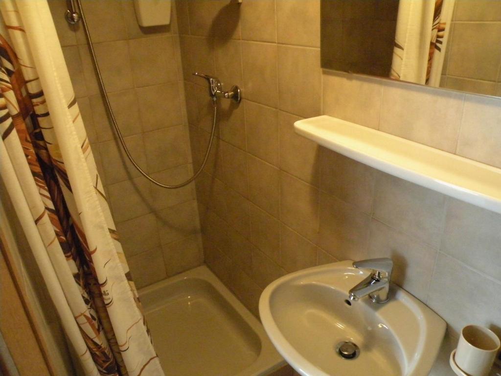 Haus Fini Appartement Längenfeld Buitenkant foto
